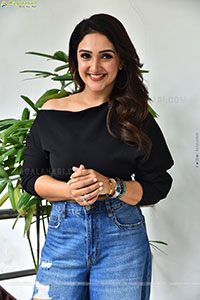 Sridevi Vijaykumar at Sundarakanda Movie Interview