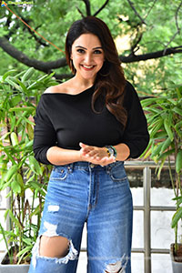 Sridevi Vijaykumar at Sundarakanda Movie Interview