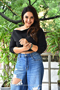 Sridevi Vijaykumar at Sundarakanda Movie Interview