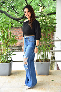 Sridevi Vijaykumar at Sundarakanda Movie Interview