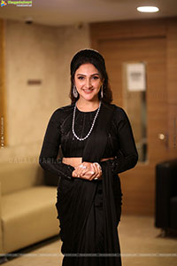 Sridevi Vijaykumar stills in Black Saree, HD Gallery