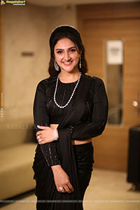 Sridevi Vijaykumar stills in Black Saree, HD Gallery