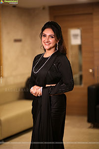 Sridevi Vijaykumar stills in Black Saree, HD Gallery