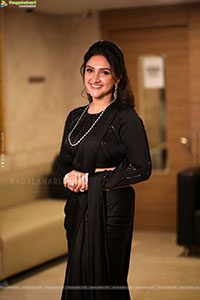 Sridevi Vijaykumar stills in Black Saree, HD Gallery