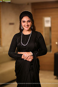 Sridevi Vijaykumar stills in Black Saree, HD Gallery