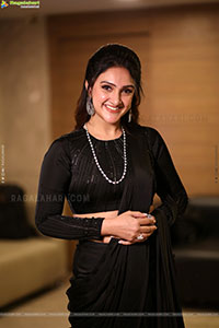 Sridevi Vijaykumar stills in Black Saree, HD Gallery