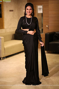Sridevi Vijaykumar stills in Black Saree, HD Gallery