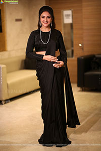 Sridevi Vijaykumar stills in Black Saree, HD Gallery