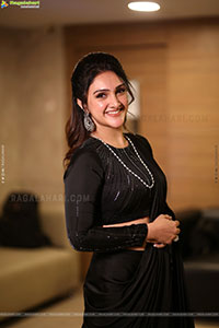 Sridevi Vijaykumar stills in Black Saree, HD Gallery
