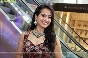 Swetha Ghattamaneni Latest Stills, HD Photo Gallery
