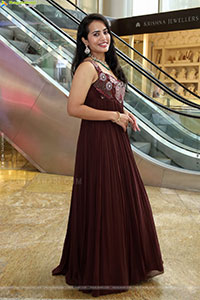 Swetha Ghattamaneni Latest Stills, HD Photo Gallery