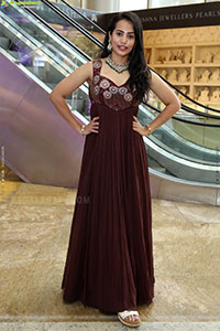 Swetha Ghattamaneni Latest Stills, HD Photo Gallery