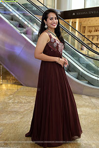 Swetha Ghattamaneni Latest Stills, HD Photo Gallery