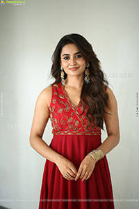 Teju Ashwini at Chai Wala Teaser Launch, HD Gallery 