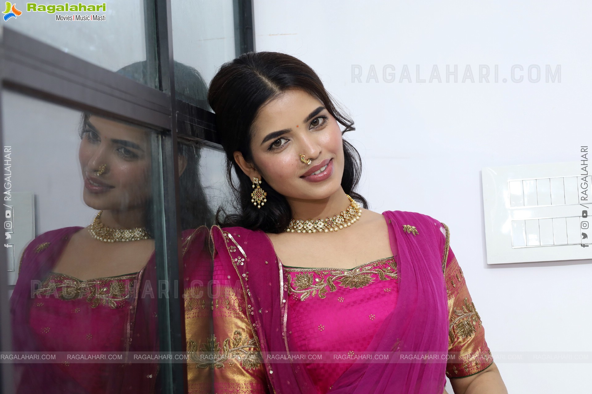 Urmila Chauhan Latest Glam Photoshoot Stills, HD Gallery