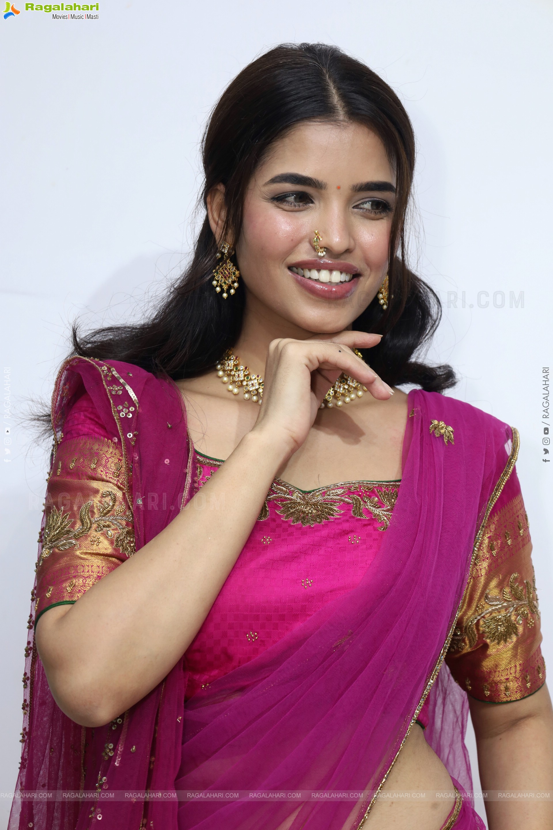 Urmila Chauhan Latest Glam Photoshoot Stills, HD Gallery