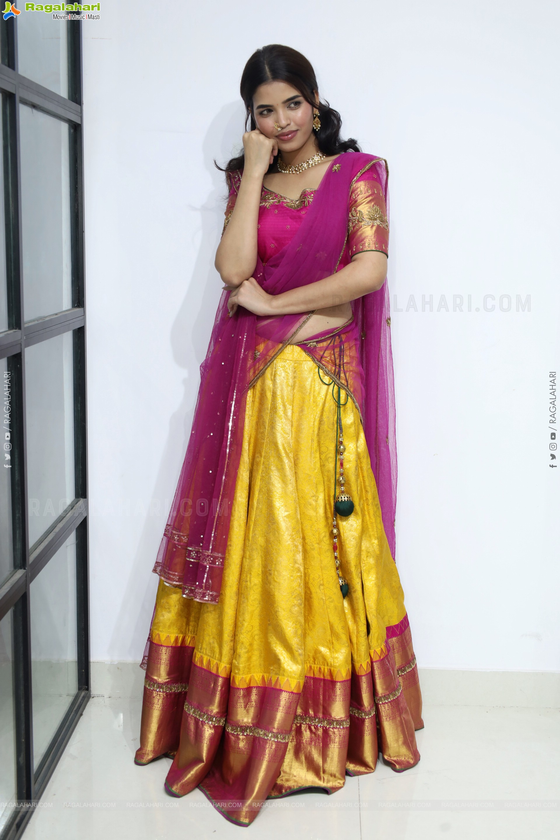 Urmila Chauhan Latest Glam Photoshoot Stills, HD Gallery