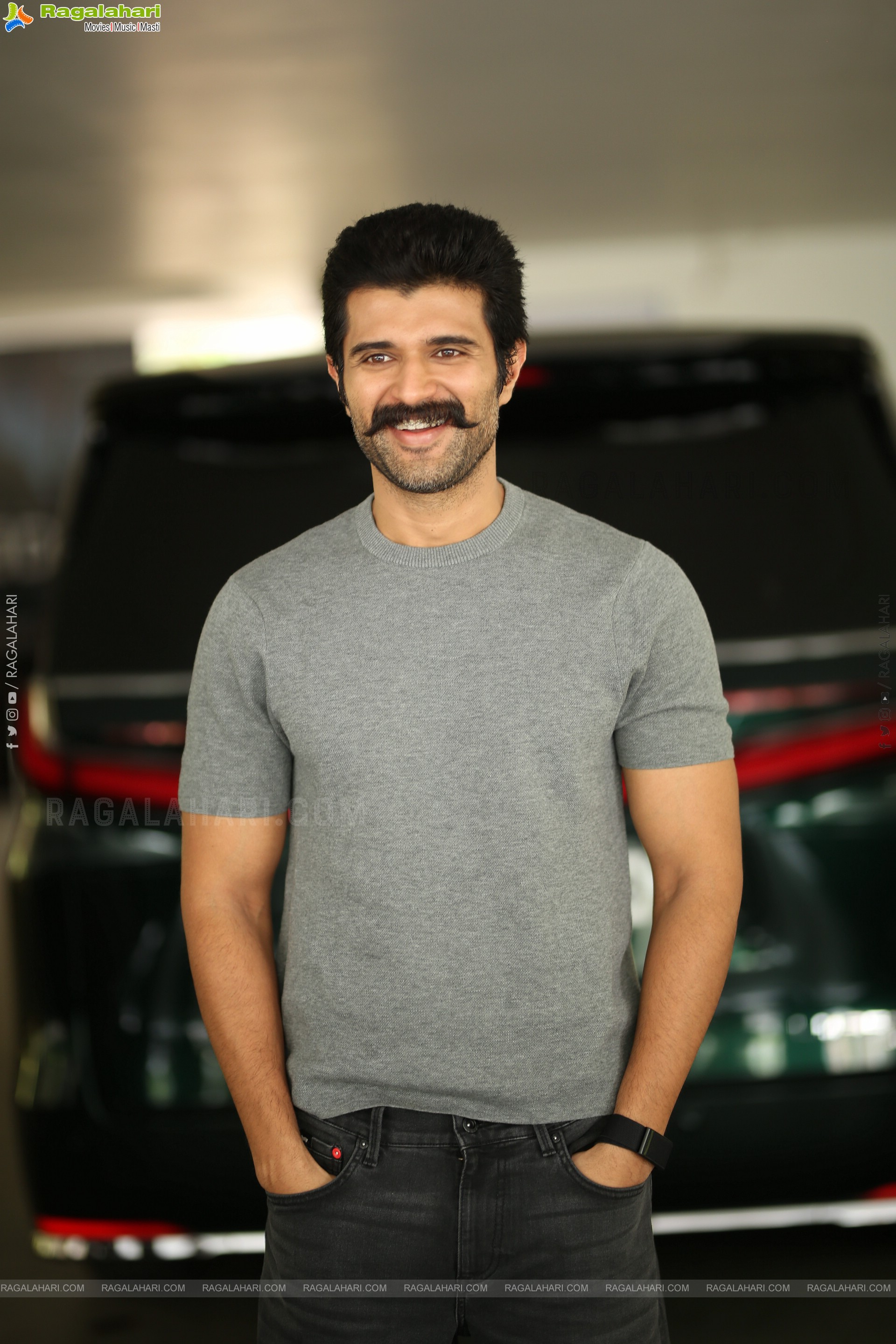 Vijay Deverakonda at Kingdom Success Interview, HD Gallery