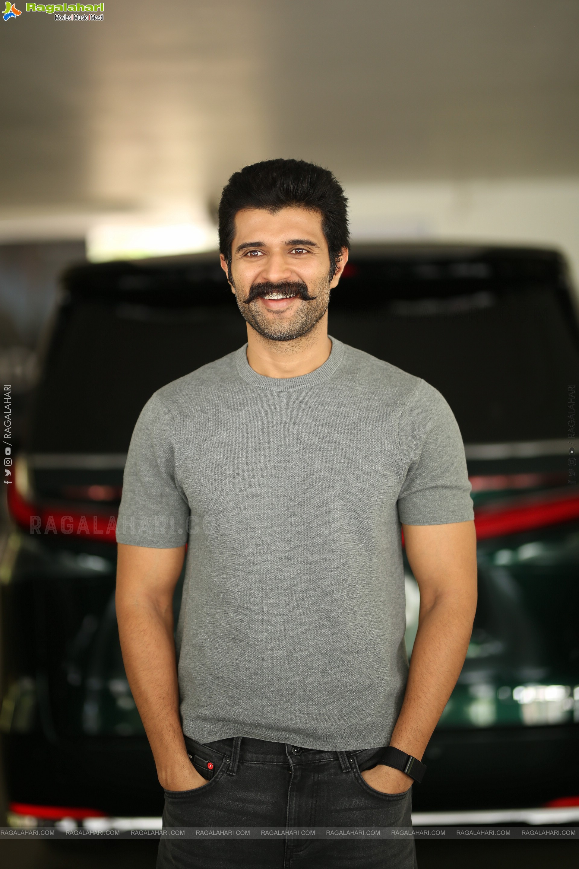Vijay Deverakonda at Kingdom Success Interview, HD Gallery