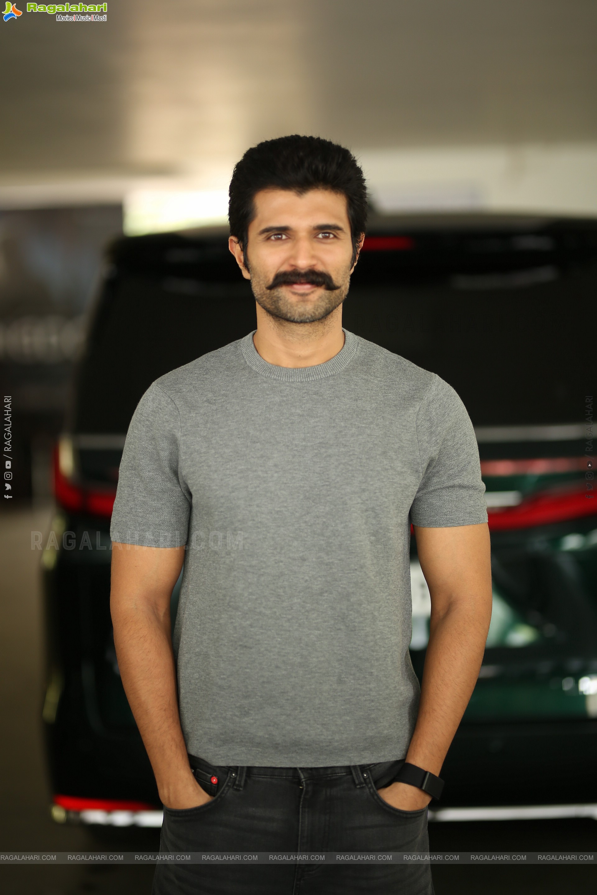 Vijay Deverakonda at Kingdom Success Interview, HD Gallery