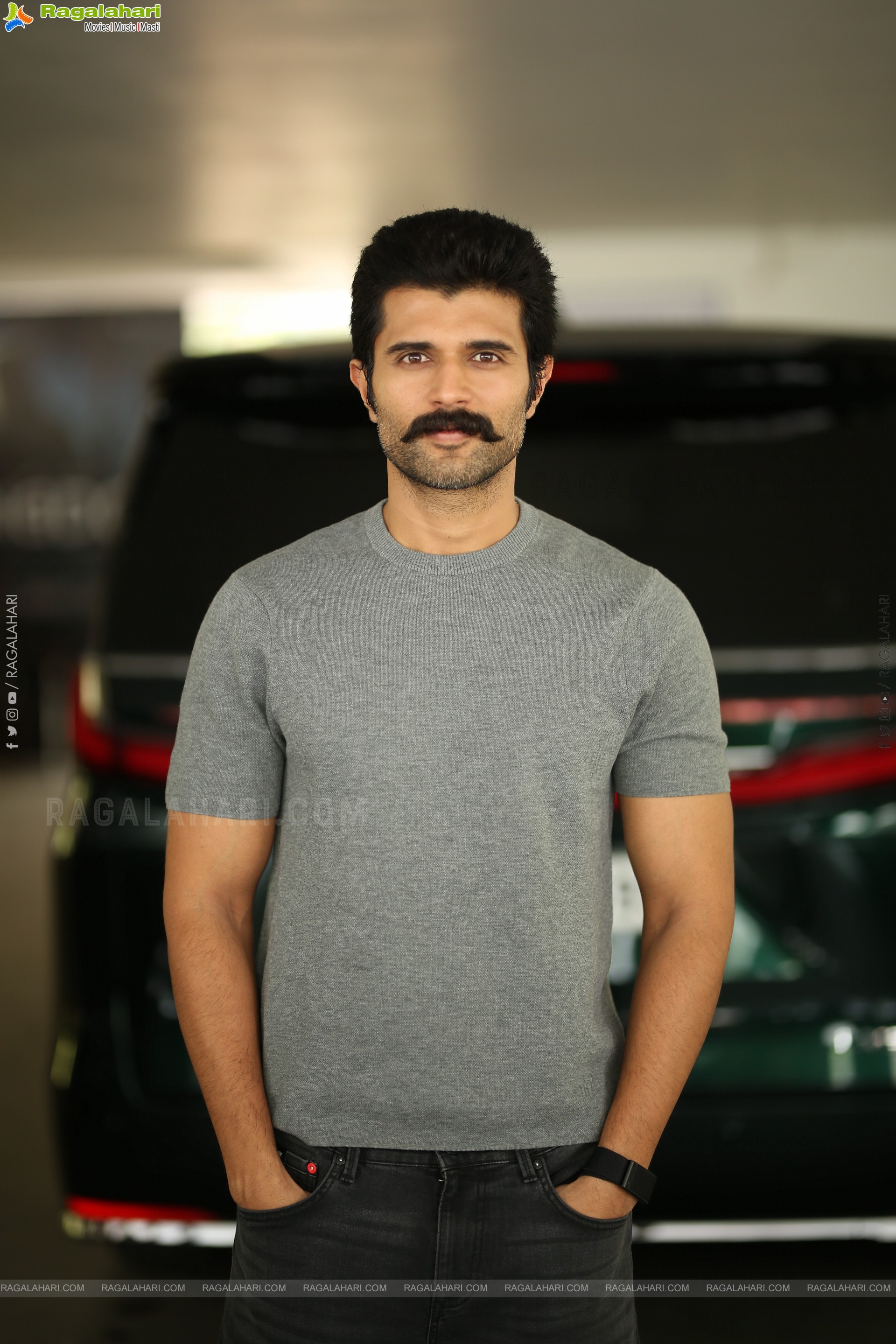 Vijay Deverakonda at Kingdom Success Interview, HD Gallery