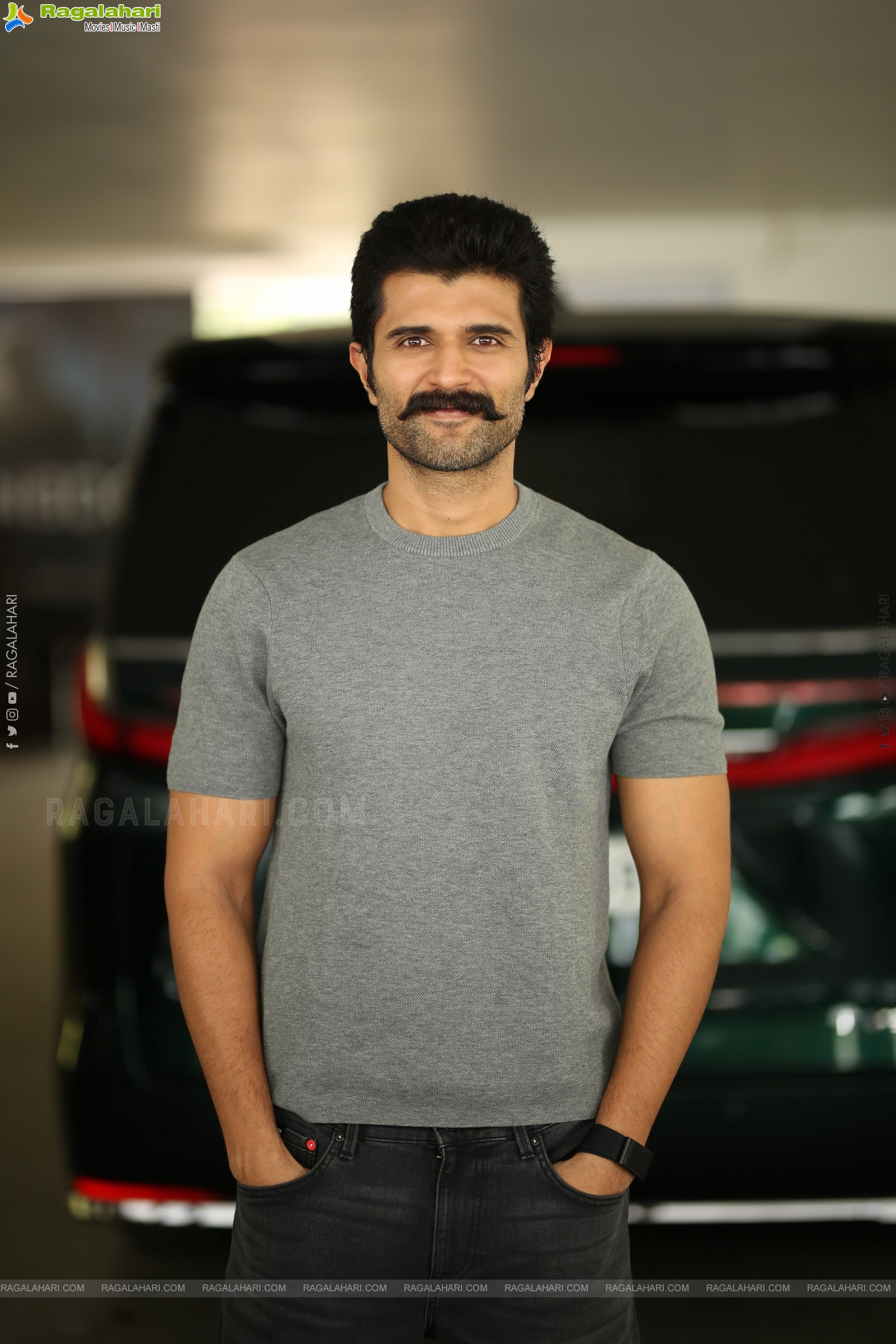 Vijay Deverakonda at Kingdom Success Interview, HD Gallery