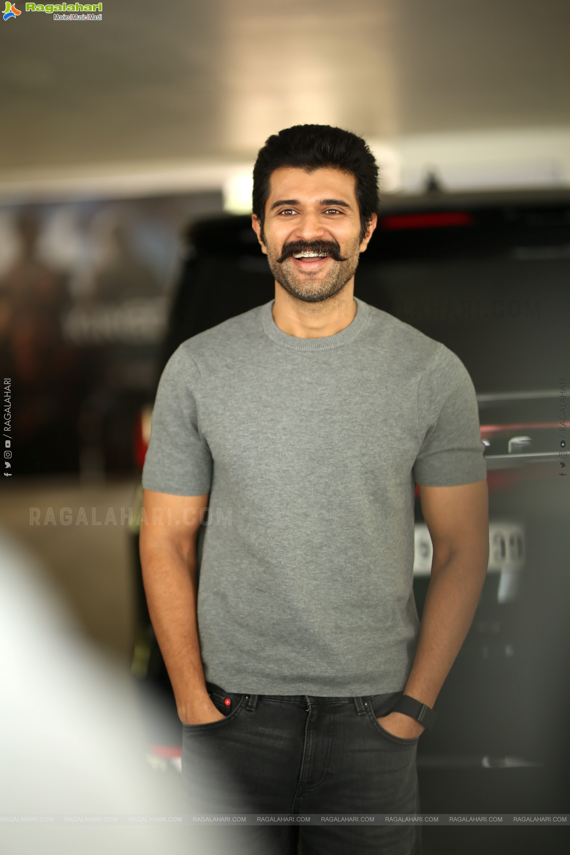Vijay Deverakonda at Kingdom Success Interview, HD Gallery