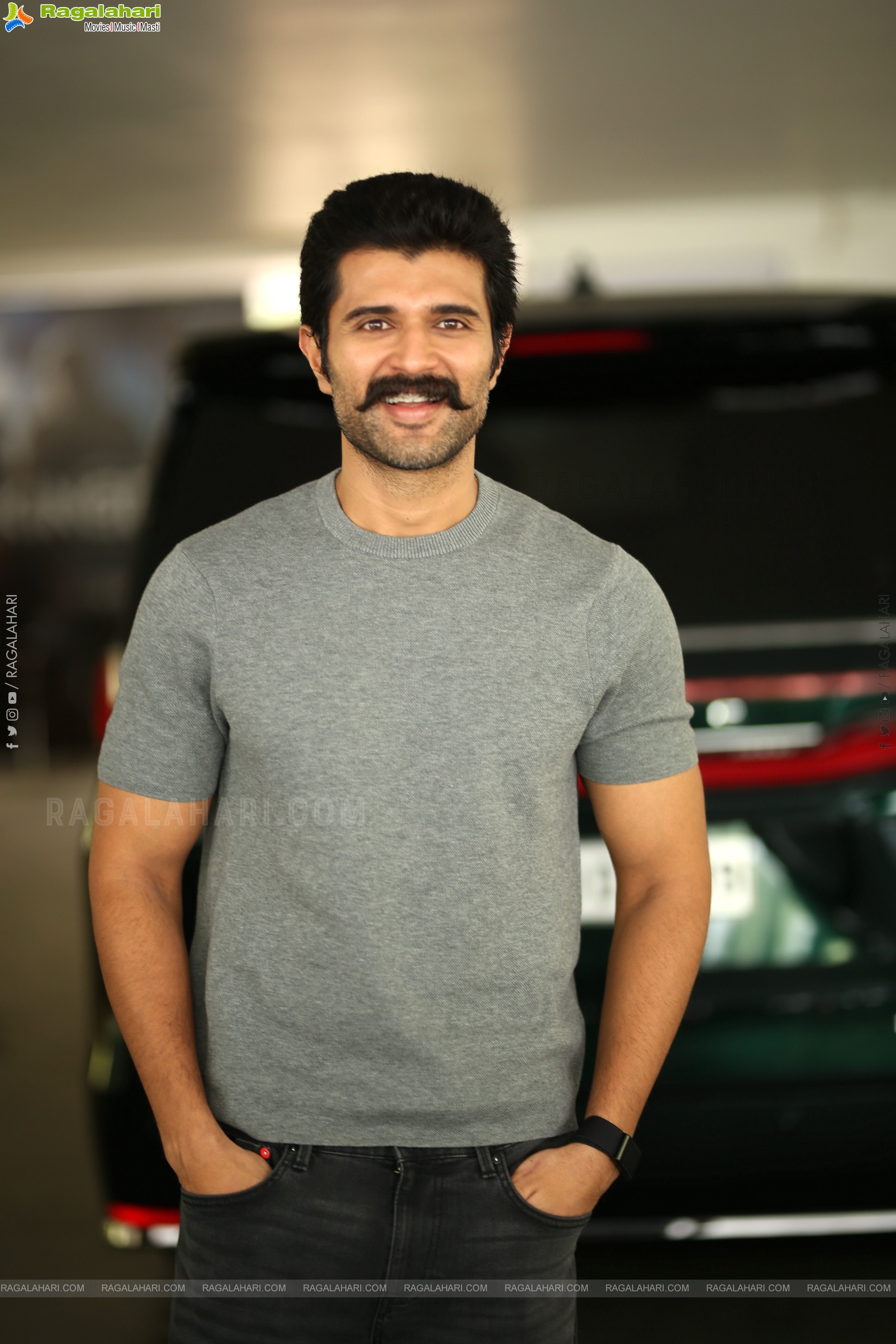 Vijay Deverakonda at Kingdom Success Interview, HD Gallery