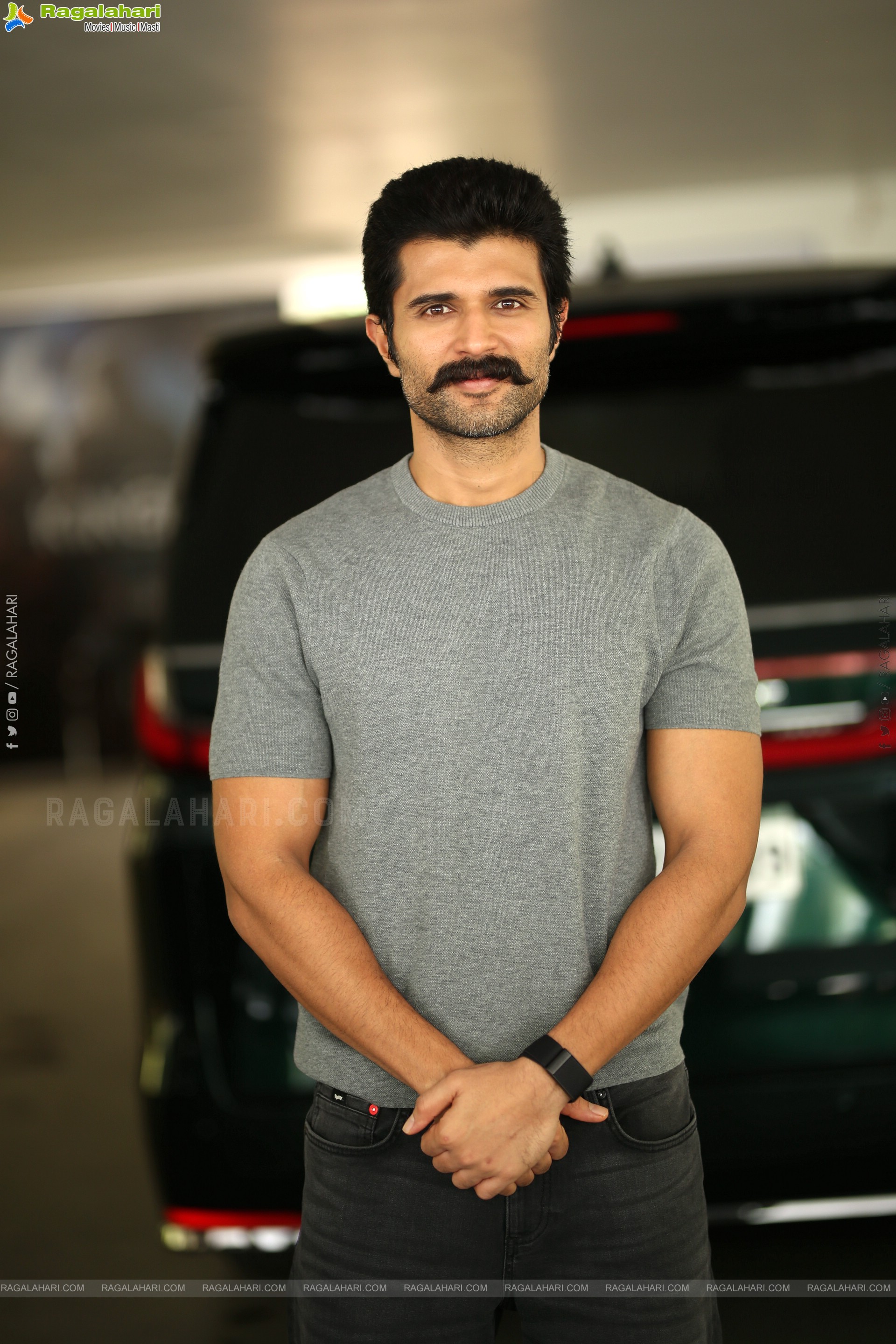 Vijay Deverakonda at Kingdom Success Interview, HD Gallery