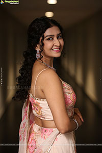 Farnaz Shetty Glam Photoshoot Stills, HD Gallery