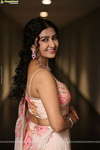 Farnaz Shetty Glam Photoshoot Stills, HD Gallery