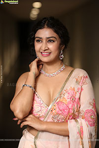 Farnaz Shetty Glam Photoshoot Stills, HD Gallery