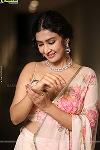 Farnaz Shetty Glam Photoshoot Stills, HD Gallery