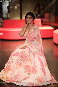 Farnaz Shetty Glam Photoshoot Stills, HD Gallery