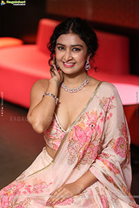 Farnaz Shetty Glam Photoshoot Stills, HD Gallery
