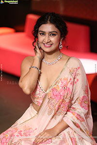 Farnaz Shetty Glam Photoshoot Stills, HD Gallery