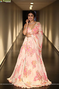 Farnaz Shetty Glam Photoshoot Stills, HD Gallery
