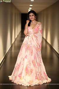 Farnaz Shetty Glam Photoshoot Stills, HD Gallery