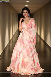 Farnaz Shetty Glam Photoshoot Stills, HD Gallery