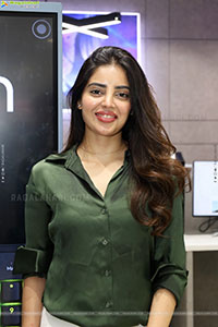 Kushitha Kallapu Latest Beautiful Stills, HD Gallery
