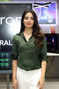 Kushitha Kallapu Latest Beautiful Stills, HD Gallery