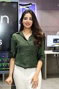 Kushitha Kallapu Latest Beautiful Stills, HD Gallery