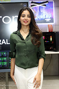 Kushitha Kallapu Latest Beautiful Stills, HD Gallery