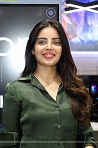Kushitha Kallapu Latest Beautiful Stills, HD Gallery