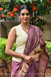 Kamakshi Bhaskarla at Agadha Trailer Launch