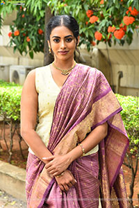 Kamakshi Bhaskarla at Agadha Trailer Launch