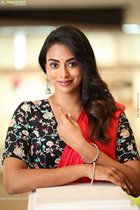 Kamakshi Bhaskarla at Agadha Movie Interview, HD Gallery