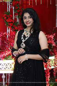 Lakshmi Priya Glam stills in Black Dress, HD Gallery