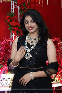 Lakshmi Priya Glam stills in Black Dress, HD Gallery