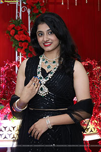 Lakshmi Priya Glam stills in Black Dress, HD Gallery